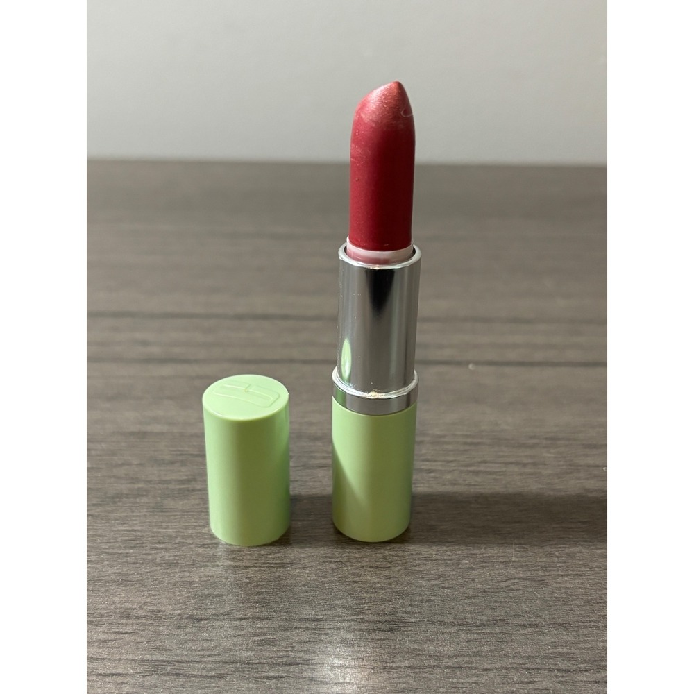 New Clinique Different Lipstick in Shade Raspberry Glace